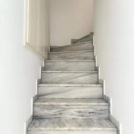 House דירה